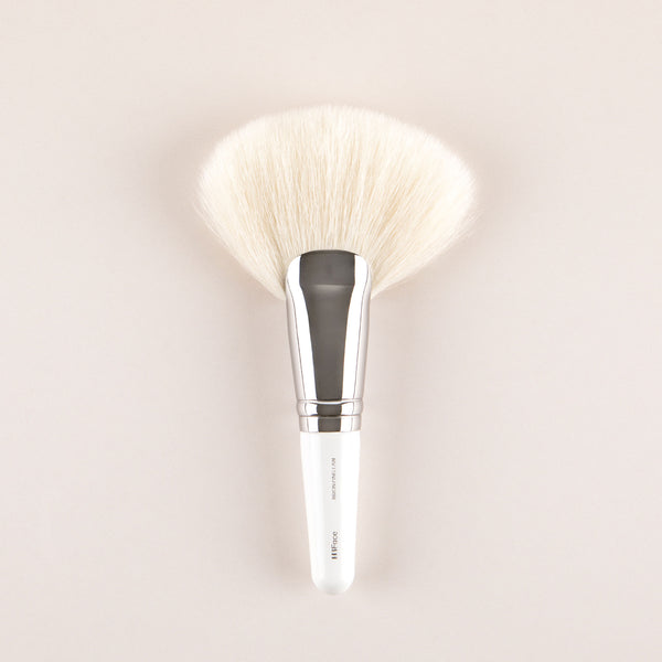 Bronzing Fan Brush